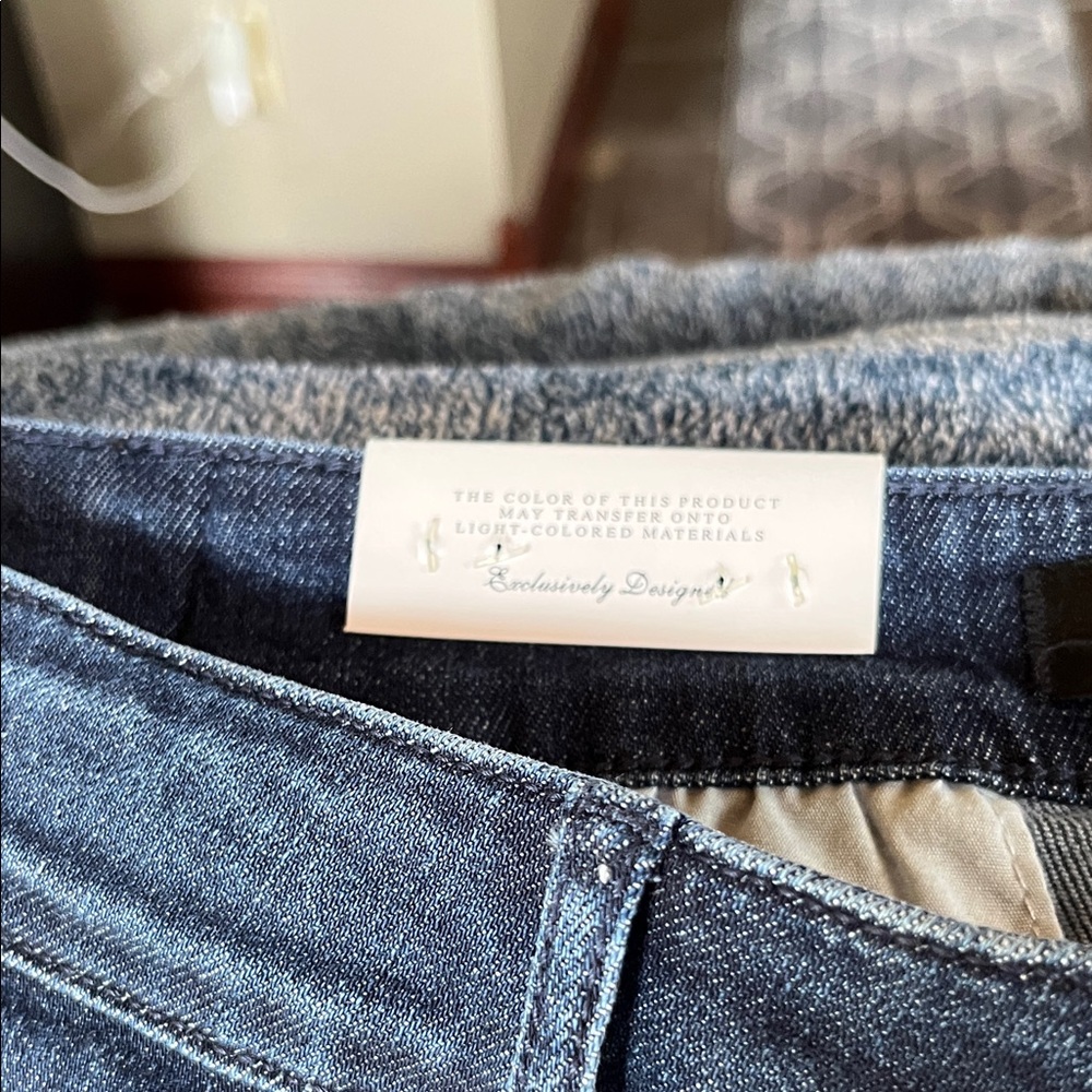 Judy Blue Dark Blue High-Rise Wide Flare Jeans with Patch Pockets NWT - Picture 3 of 7